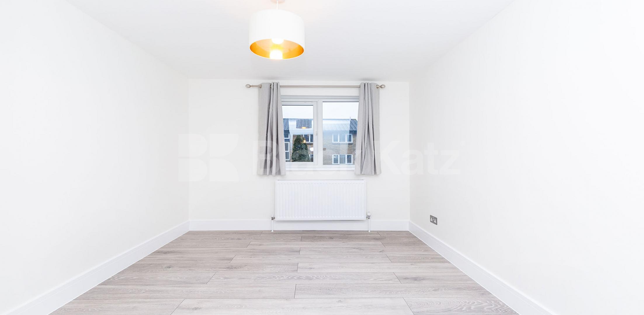 			REFURBISHED TWO BEDROOM PROPERTY , 2 Bedroom, 1 bath, 1 reception Flat			 Adolphus Road, FINSBURY PARK-MANOR HOUSE